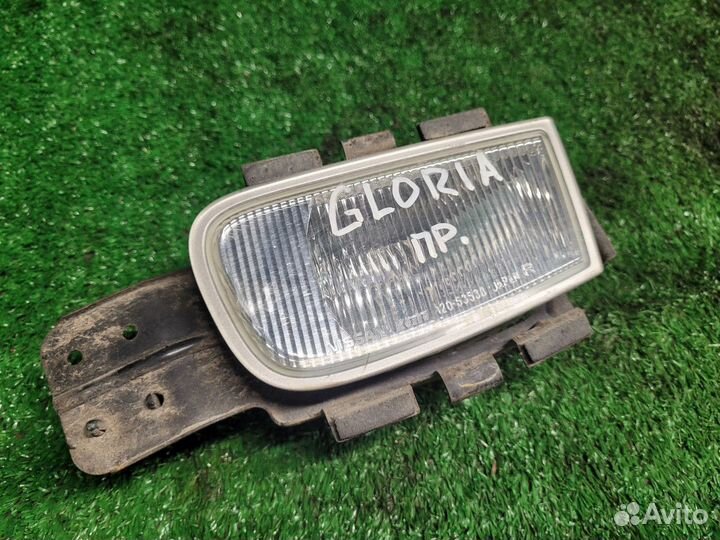 Повторитель поворотов правый на Nissan Gloria