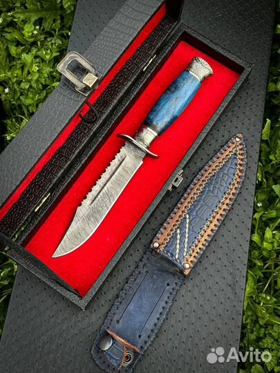 Нож из дамасской стали