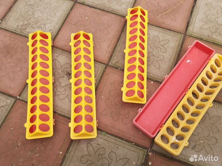 Кормушка лотковая