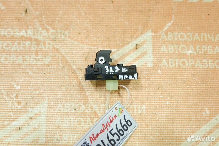 Кнопка стеклоподъемника Kia Ceed CD (2018)