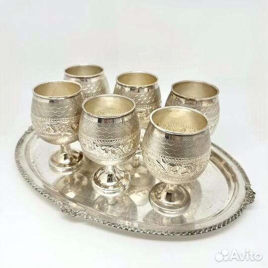 Серебряный набор коньячных бокалов на подносе