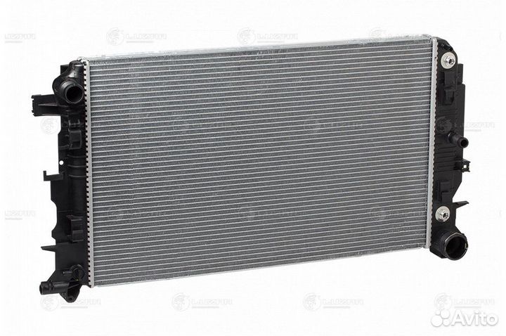 Радиатор охлаждения Мерседес Спринтер 06- АКПП