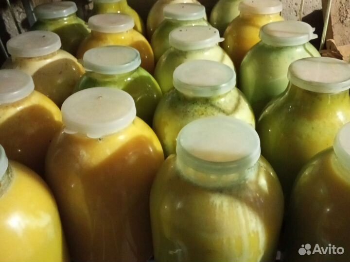 За 3 литровую банку. Мед из подсолнечника