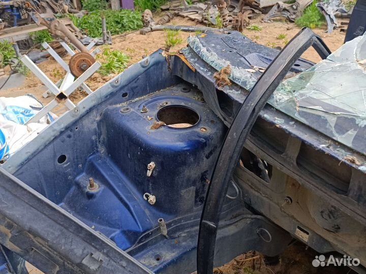 Стакан лонжерона Додж Караван 4