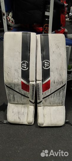 Вратарский хоккейный шлем