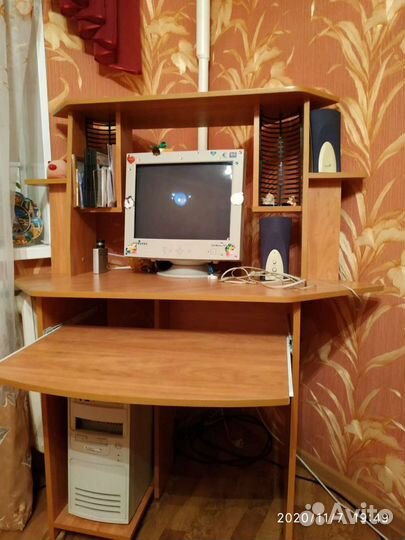 Стол компьютерный,письменный