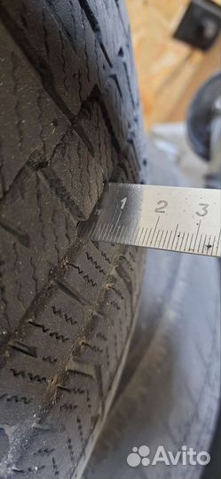 Bridgestone Blizzak VRX2 225/50 R17