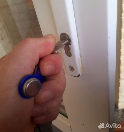 Установка дверных замков