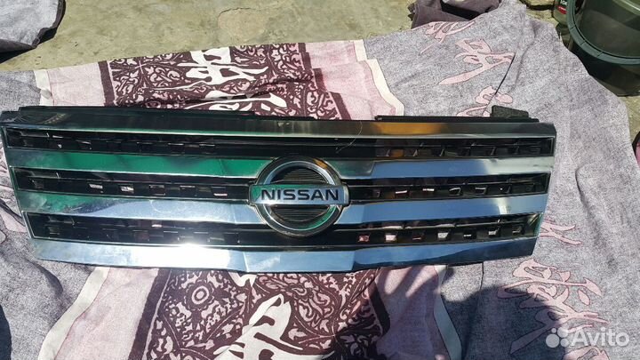 Решётка радиатора Nissan Serena C25