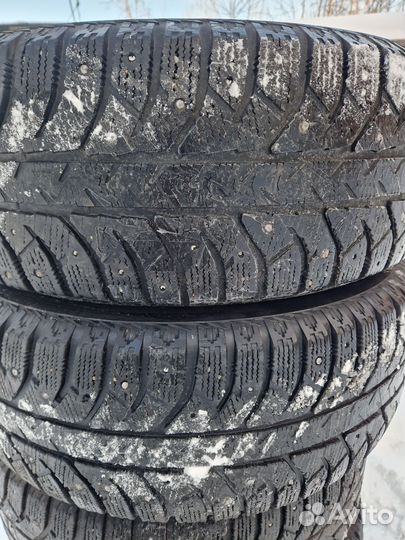 Bridgestone Ice Cruiser 7000 275/65 R17