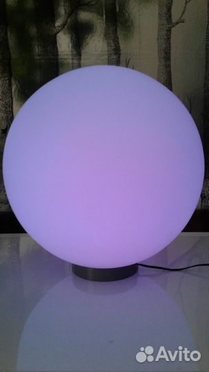 Светодиодный светильник, меняющий цвет. Германия