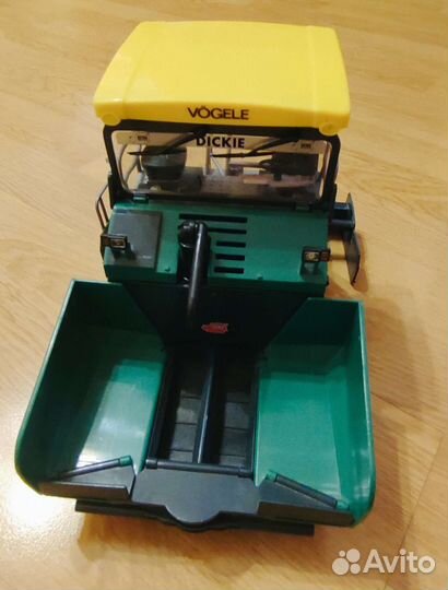 Масштабная модель асфальтоукладчика Vogel