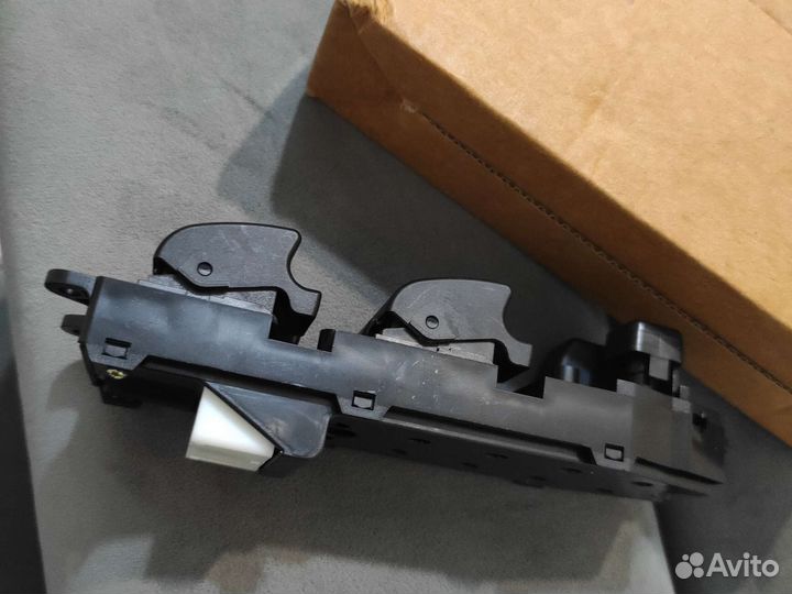 Блок управления стеклоподъемниками