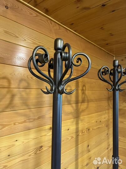 Вешалка напольная кованая