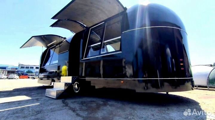 Фудтрак кафе со входом