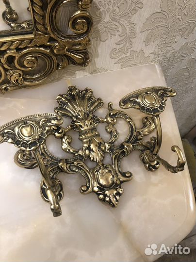 Вешалка новая