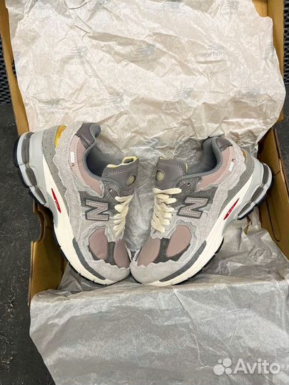 Кроссовки женские New Balance 2002R