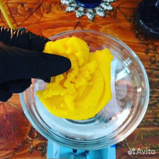 Гадание на картах, Выливание Воском