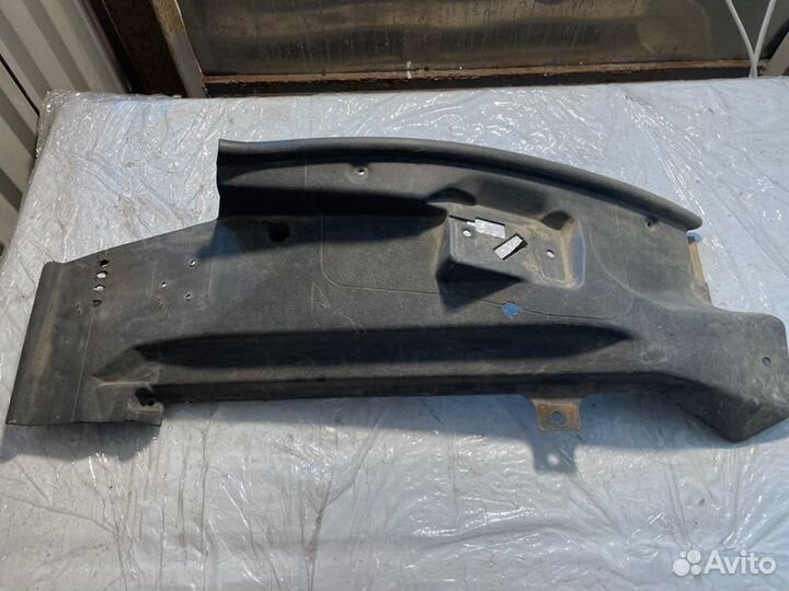 Накладка Mercedes-Benz