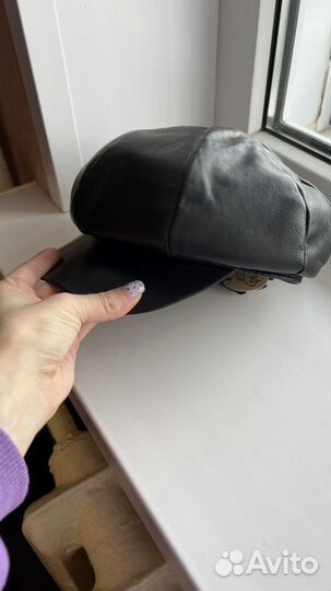 Кепка кожаная женская