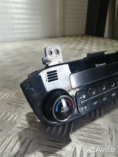 Блок управления печкой Kia Sportage SL G4KD 2010