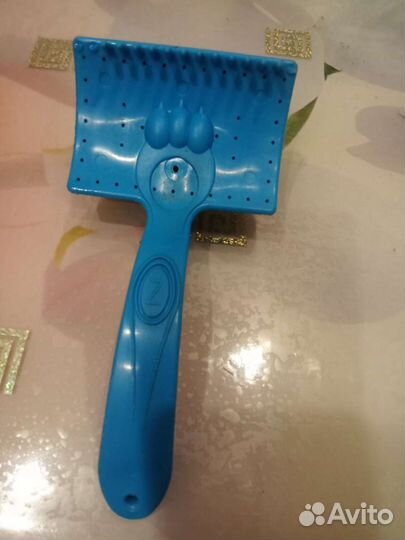 Щётка для расчёсывания меха, а так же шерсти живот