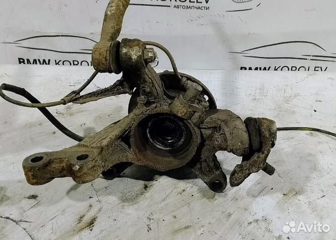 Поворотный кулак передний правый (2000-2006) Toyot