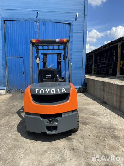 Вилочный погрузчик Toyota 8FD35N, 2008