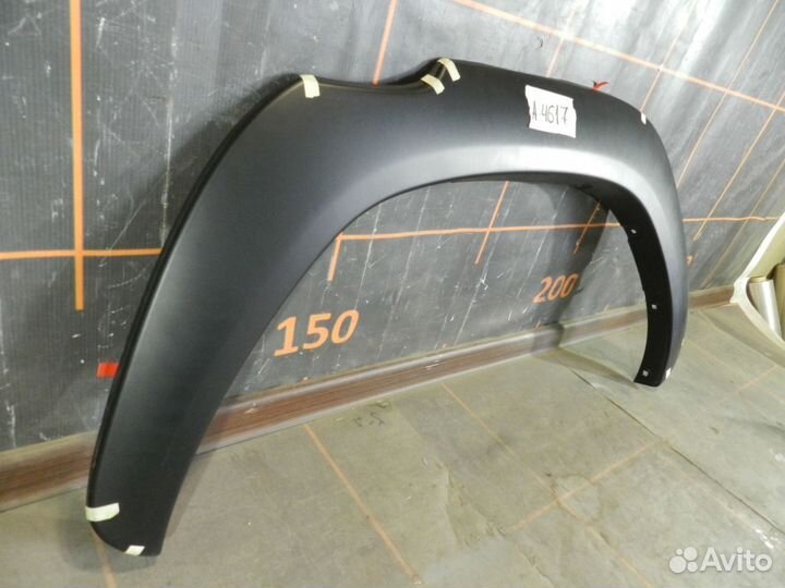 Накладка крыла заднего левого - Toyota Hilux 8