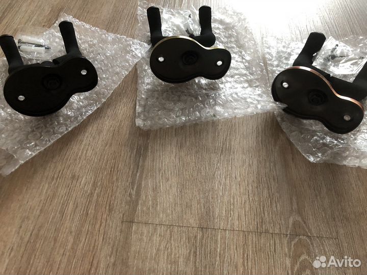 Крепление, кронштейн, держатель для гитары