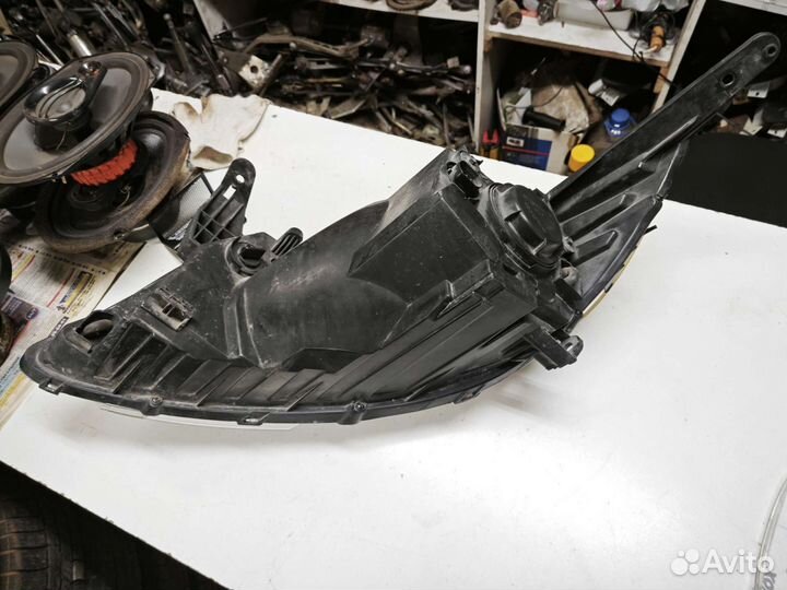 Фара правая Kia Rio 3