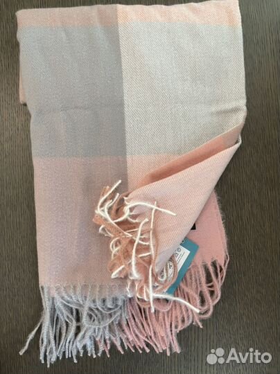 Шарфы, палантины, платки новые
