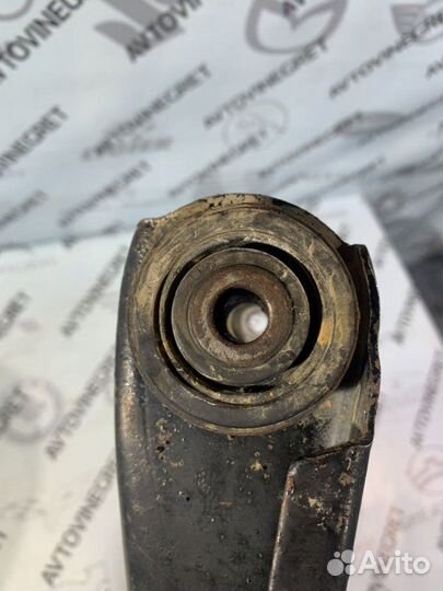 Рычаг передний левый Renault Logan 1