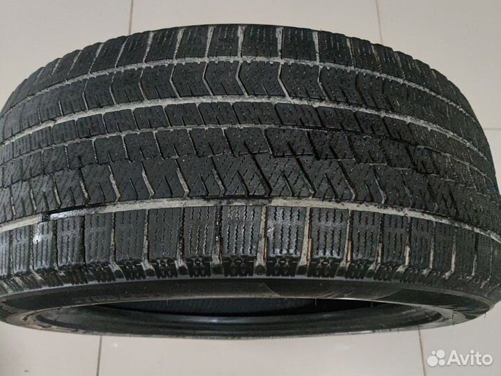 Bridgestone Blizzak Ice 225/50 R17 98T