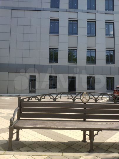 Новый офис в центре города 600-1800 м². Парковка