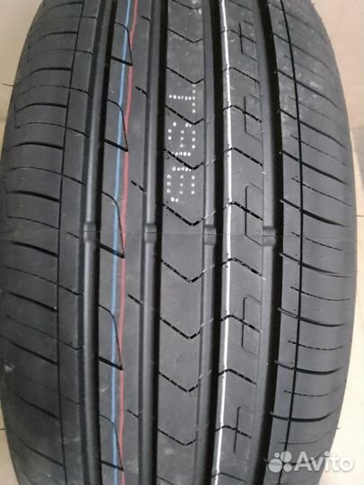 Zmax Zealion 215/55 R17 94W