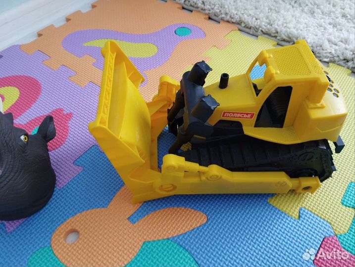 Кран, бульдозер