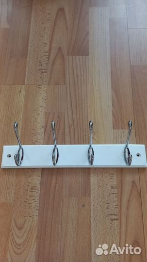 Вешалка настенная