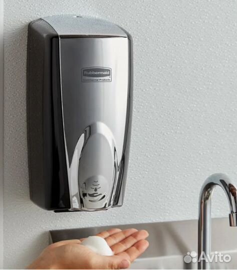 Сенсорный дозатор для жидкого мыла