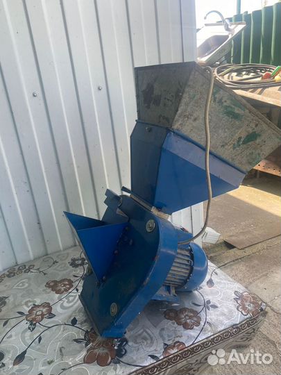 Крупорушка зернодробилка