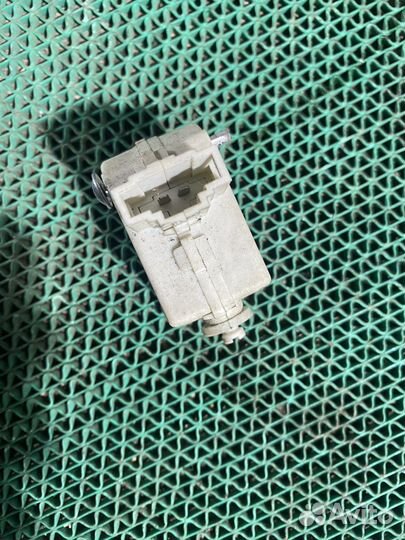 Моторчик замка бака Ауди А4 Б6 Б7