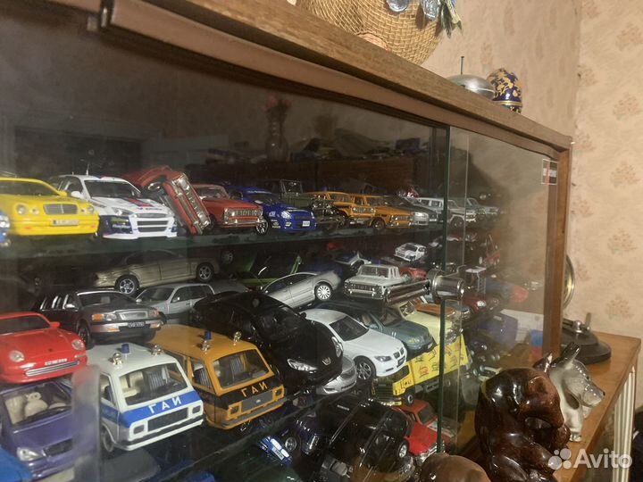 Моделька машины 1 18