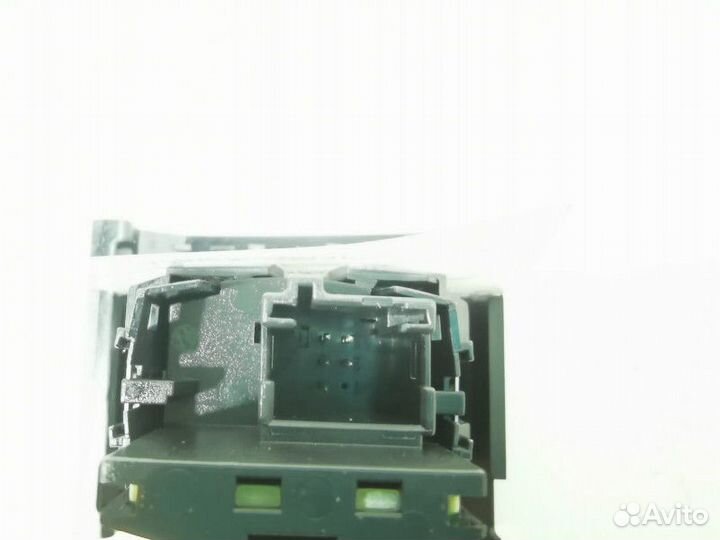 Кнопка аварийной сигнализации BMW X3 G01 2020