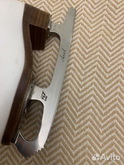 Профессиональные фигурные коньки axel