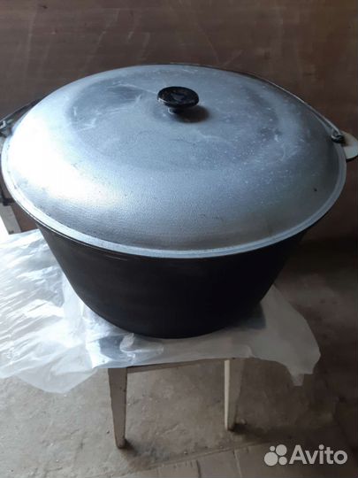 Казан большой б/у