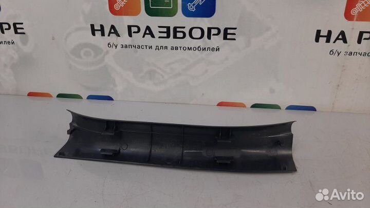 Накладка на порог внутренняя задняя левая Toyota