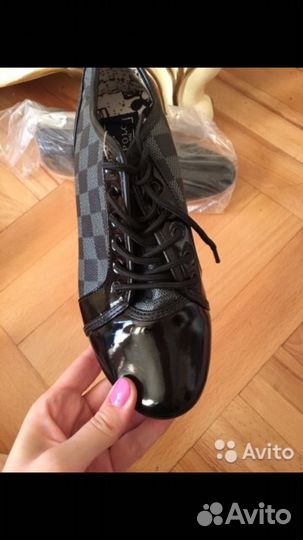 Кроссовки новые