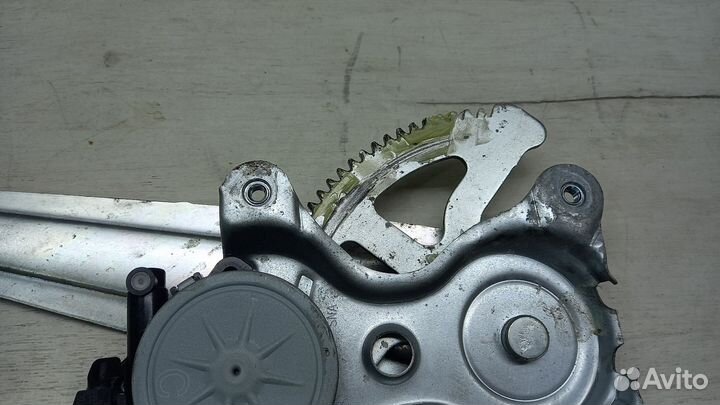 Стеклоподъемник задний правый Toyota Corolla