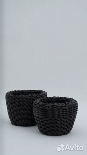 Кашпо из искусственного ротанга
