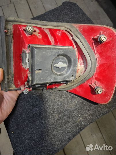 Фонарь задний левый оригинал ауди 80 b4